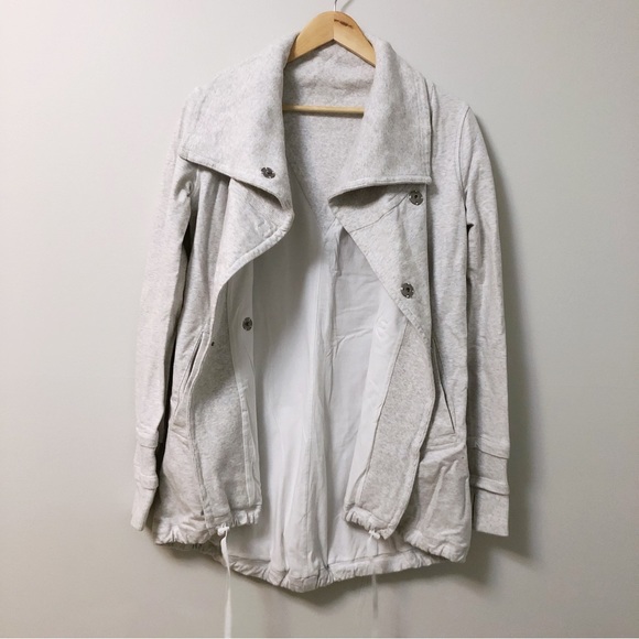 Lululemon Gratitude Wrap - Picture 3 of 6